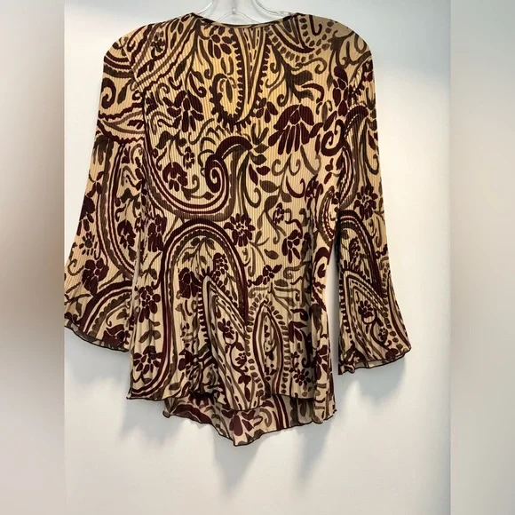 Elegant Paisley Print Women's Top - Picture 2 of 2